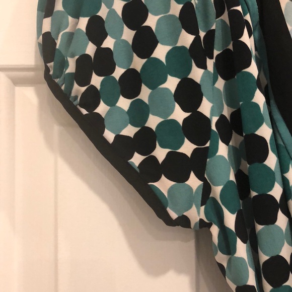 BCBGMAXAZRIA top - L - faux wrap with belt - Picture 4 of 8